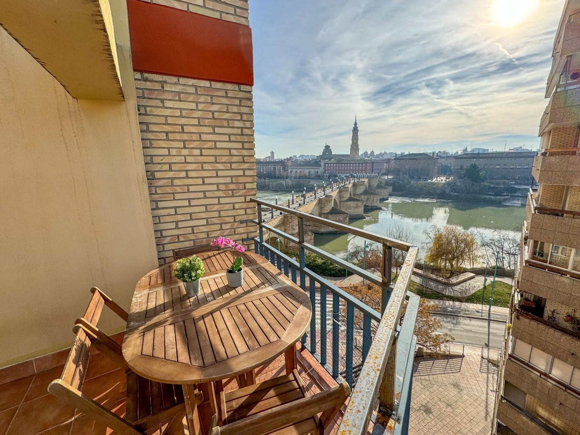 El Puente Del Pilar Comotucasa ซาราโกซา ภายนอก รูปภาพ