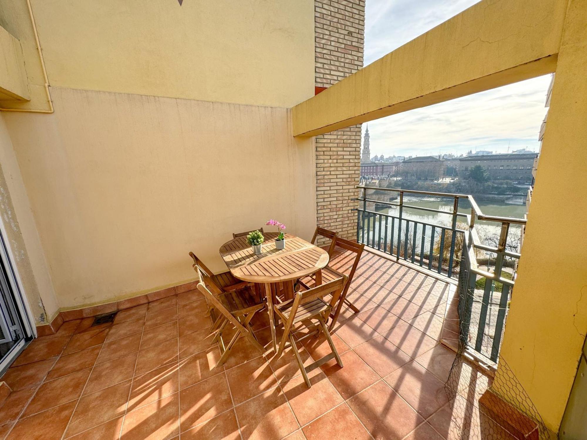 El Puente Del Pilar Comotucasa ซาราโกซา ภายนอก รูปภาพ