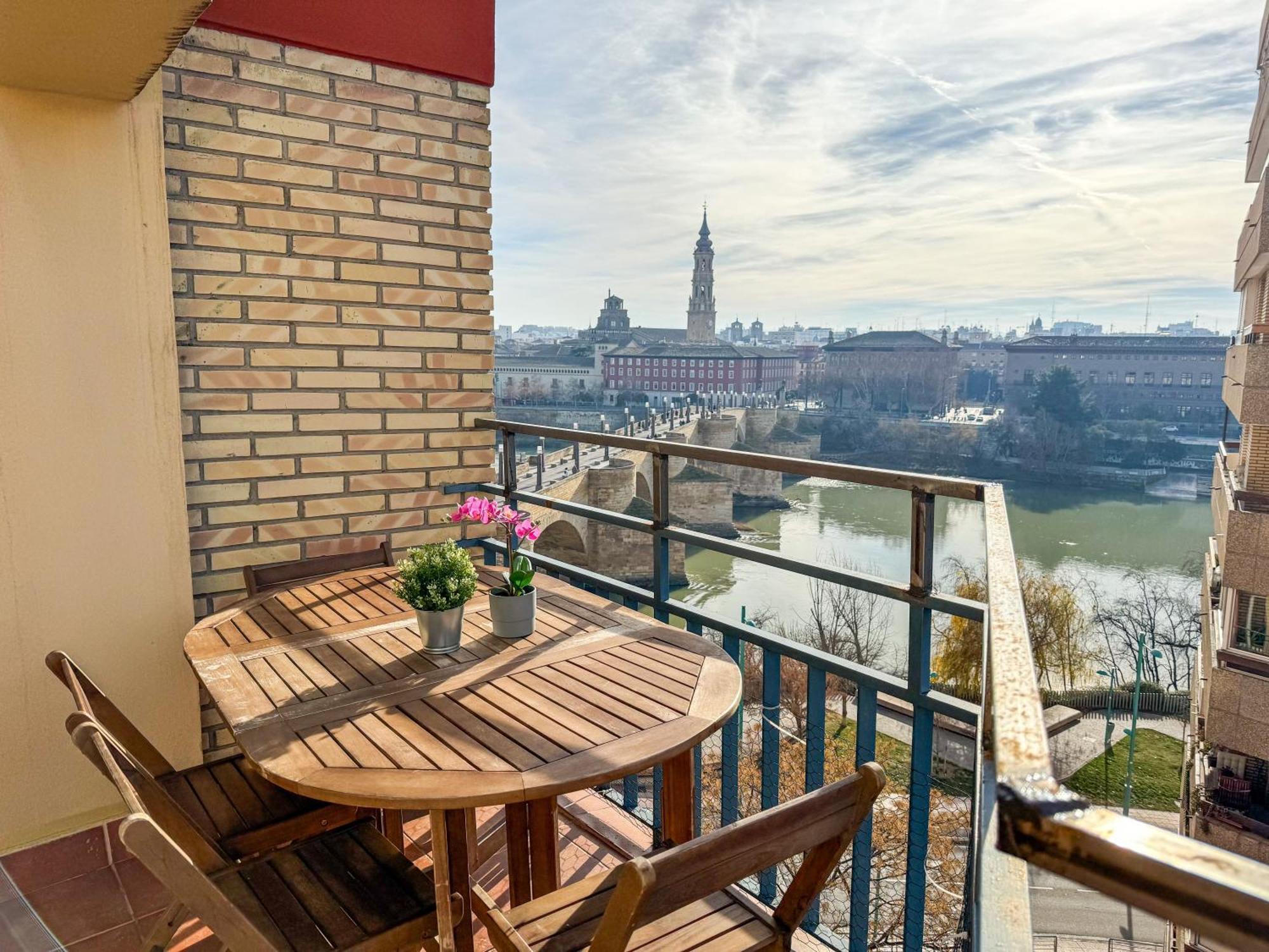El Puente Del Pilar Comotucasa ซาราโกซา ภายนอก รูปภาพ